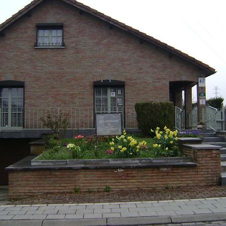 Le Castillon Trivieres Exterior photo